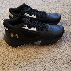 Under Armour- Lockdown 6 Basketball Shoes